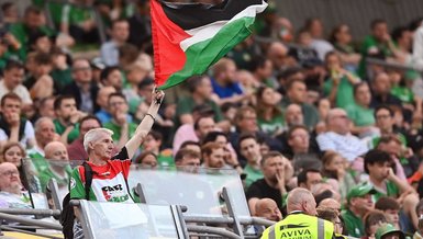İrlandalı taraftarlardan tenis toplu protesto!